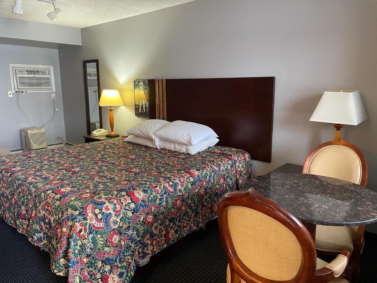 American Inn And Suites Countryside Ngoại thất bức ảnh