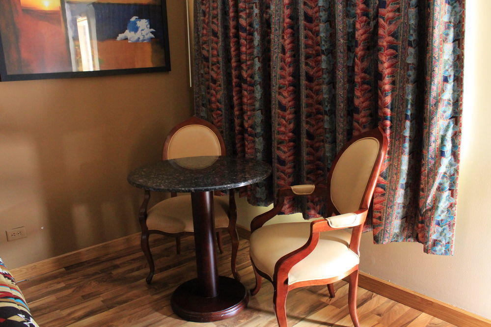 American Inn And Suites Countryside Ngoại thất bức ảnh